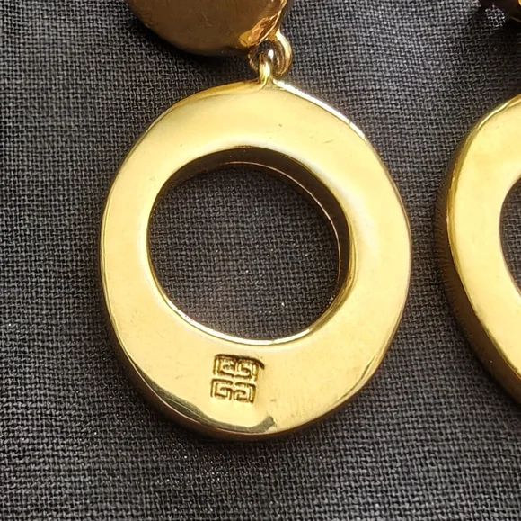 🐢 Authentic Givenchy Gold Doorknocker Clip On Earrings - Picture 4 of 15